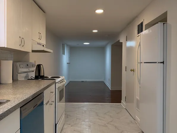 39 Main St #Basement, Toronto, ON M4E 2V5