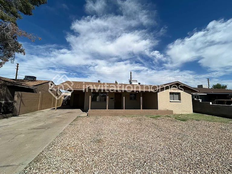 3007 N 79th Dr — Photo 1