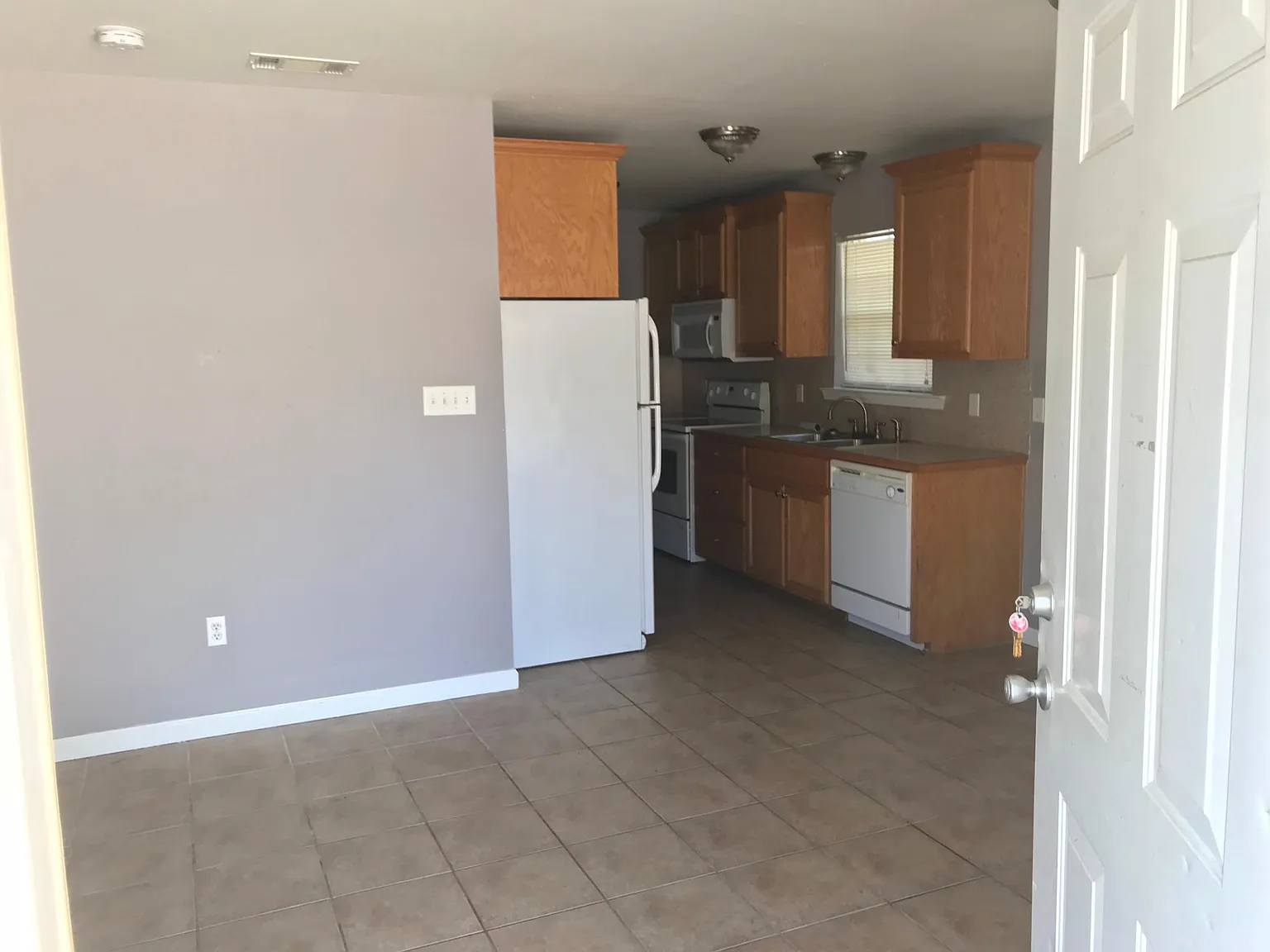 1 bed, 950 sqft, $995 — Photo 2