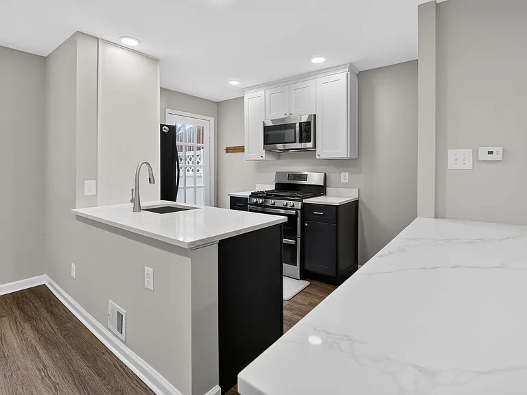 23 Underwood Pl — Photo 6