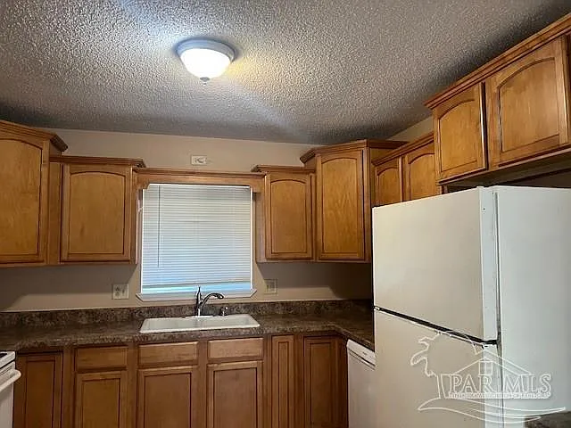 3229 Maplewood Dr — Photo 4