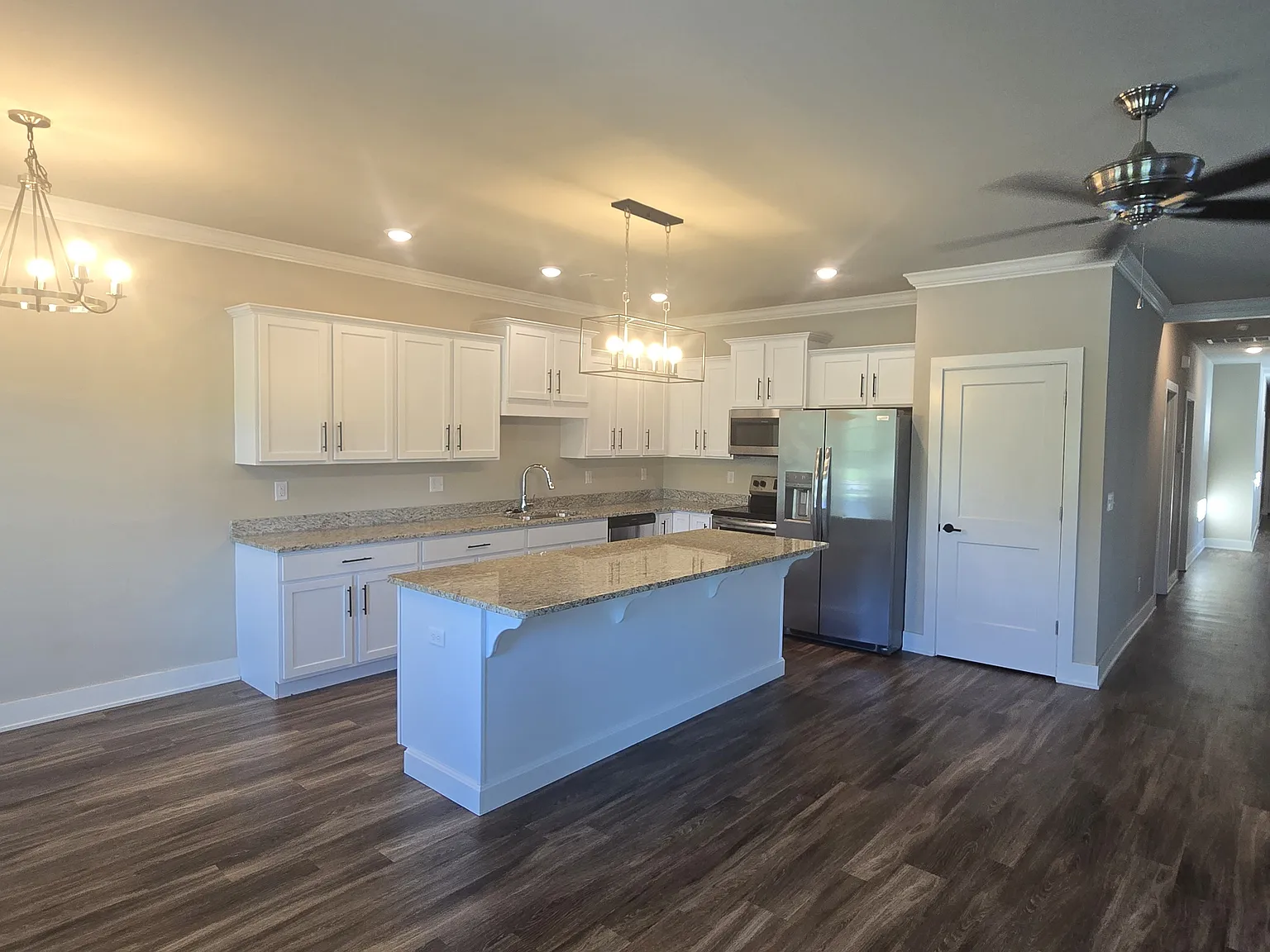 3 bed, 1670 sqft, $2,600 — Photo 2