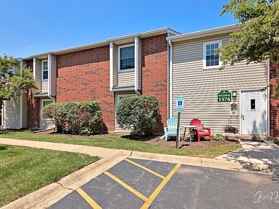 1st image of 1376 E Wyndham Cir #105