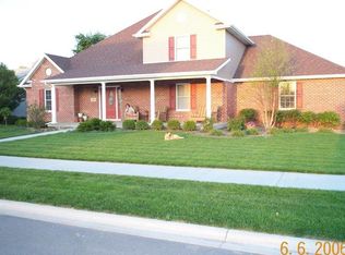 596 S Poplar St, Manteno, IL 60950