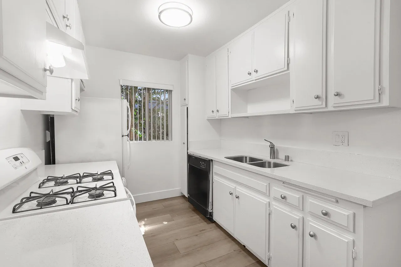 2 bed, 2.0 bath, $3,350 — Photo 4