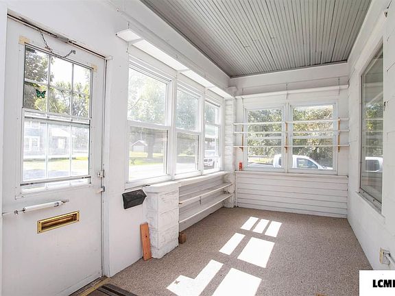 3rd image of 305 N Bogardus St