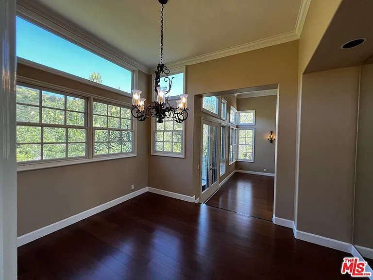 2357 Brookshire Ln — Photo 12