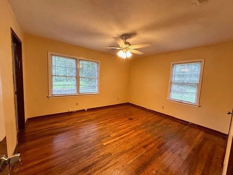 1725 Airport Dr — Photo 25
