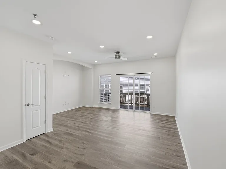 6621 Tor Dr — Photo 3