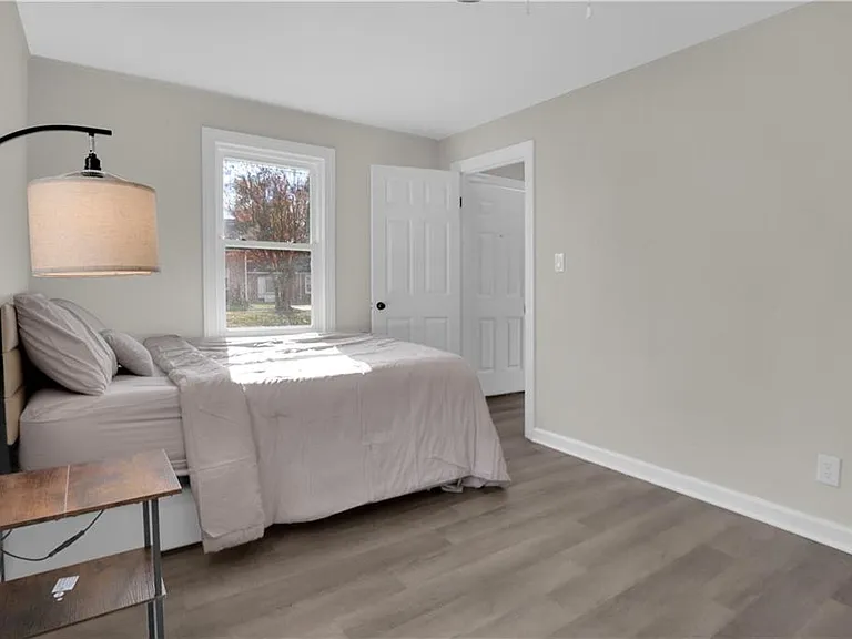 7 E Lewis Rd — Photo 3
