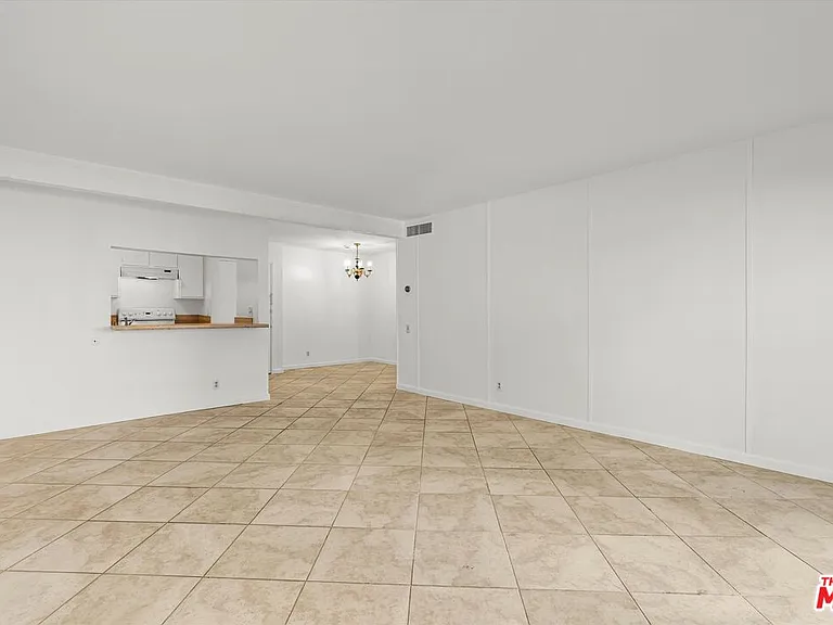 5460 White Oak Ave #A105 — Photo 4