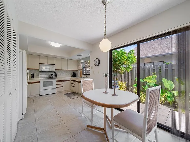 878 Meadowland Dr #G — Photo 5
