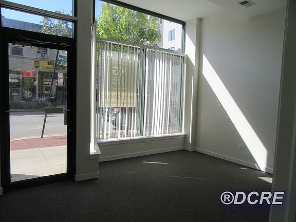 3rd image of 1514 W Howard St Ste 1