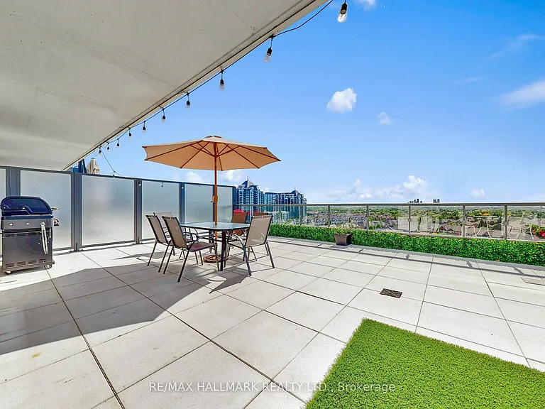 8 Beverley Glen Blvd #1101 — Photo 14