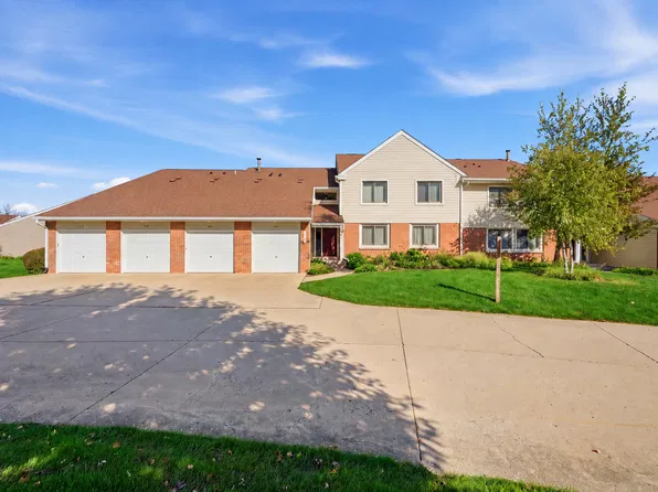 988 Harvest Cir #988, Buffalo Grove, IL 60089