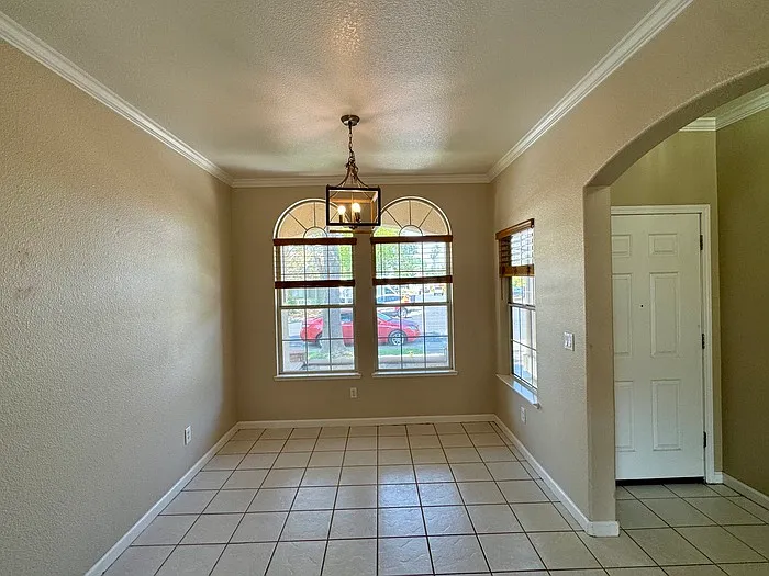 1220 Arbor Dr — Photo 3