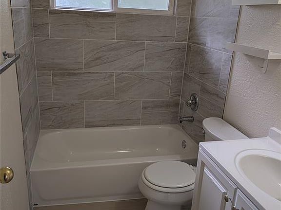 5th image of 112 Judson St