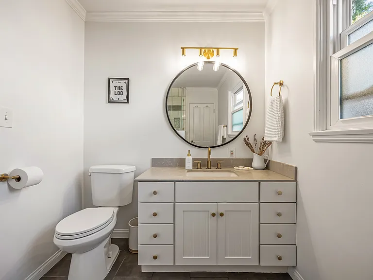 Master bathroom.