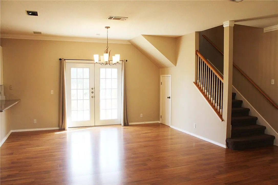 3 bed, 2.5 bath, 1858 sqft, $1,850 — Photo 4