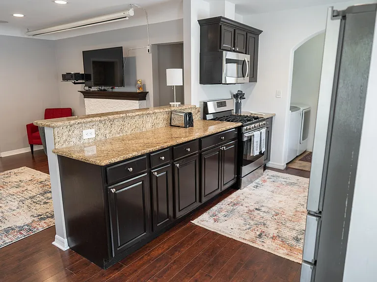 10809 Hartsook St #F — Photo 13