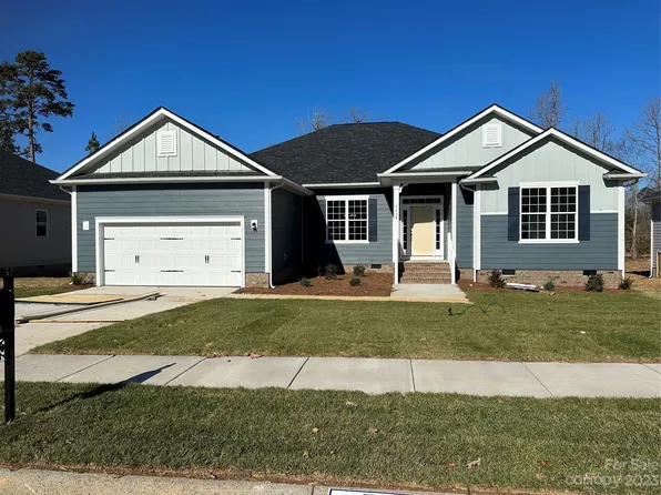 7729 Village Pkwy #8, Locust, NC 28097