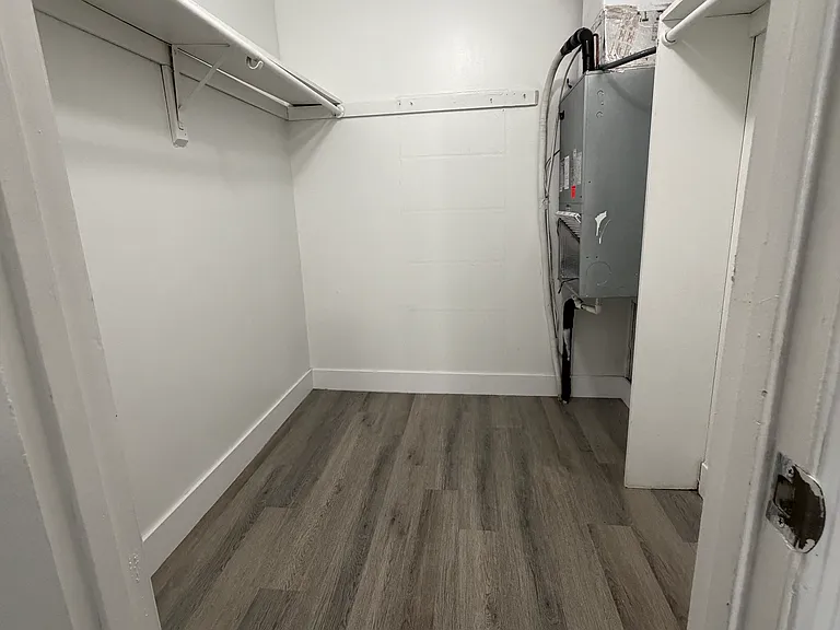 480 Banyon Tree Cir #200 — Photo 7