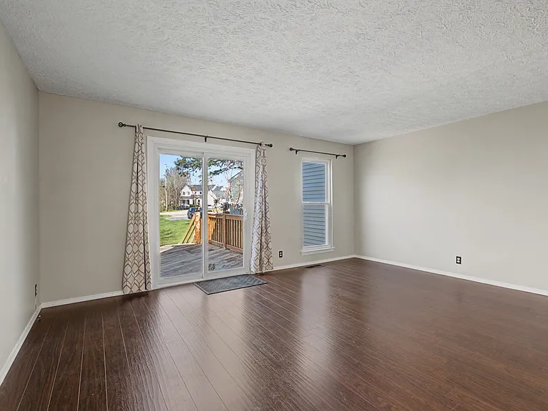 4316 Baton Rouge Dr — Photo 2