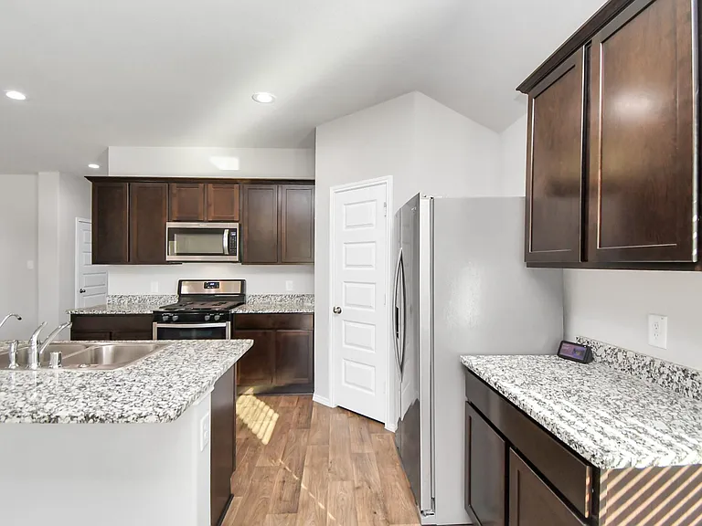 3947 Country Club Dr — Photo 29