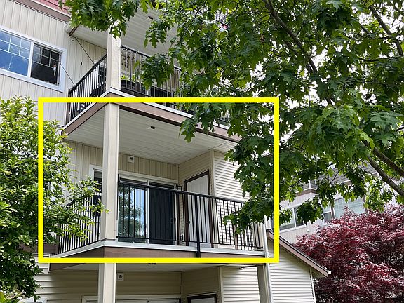 Nice size patio; shade and privacy from mature tree!