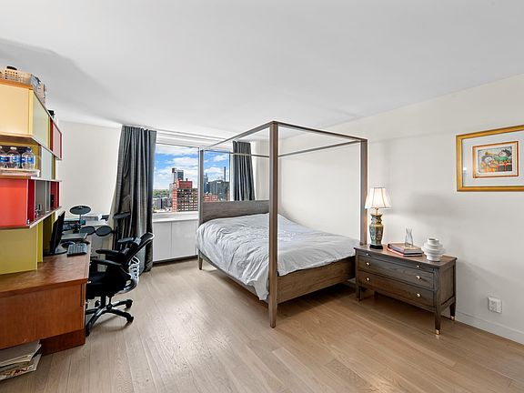 4th image of 301 W 53rd St #19CD