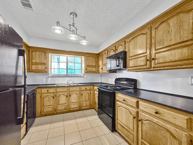 308 Floyd St — Photo 3