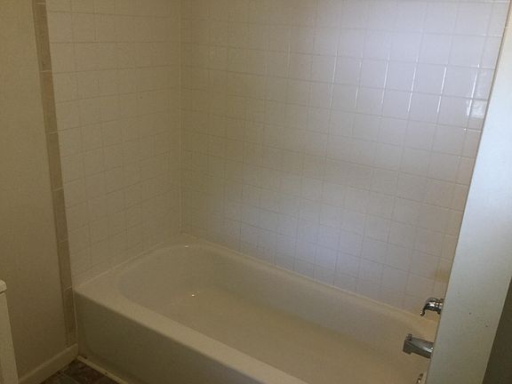 4th image of 1225 E Lake Ave