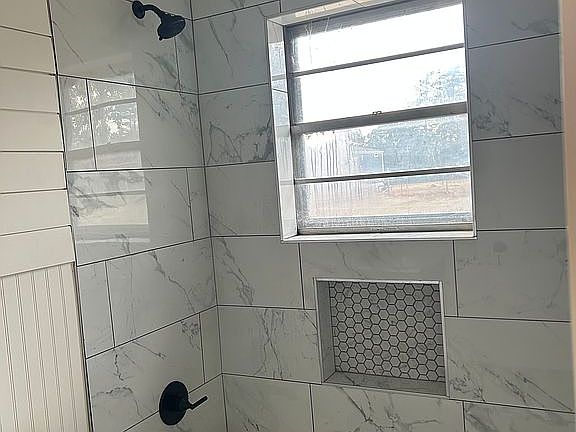 4th image of 502 N Hook St