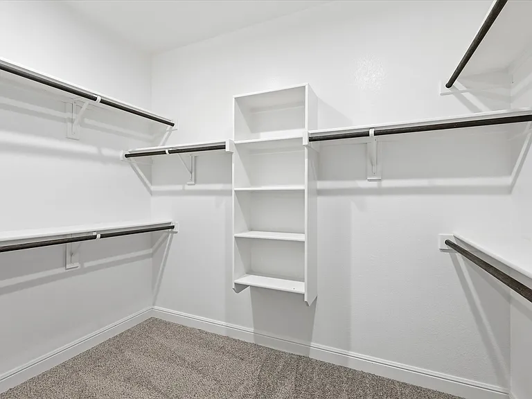 704 Wilmott Ter — Photo 11