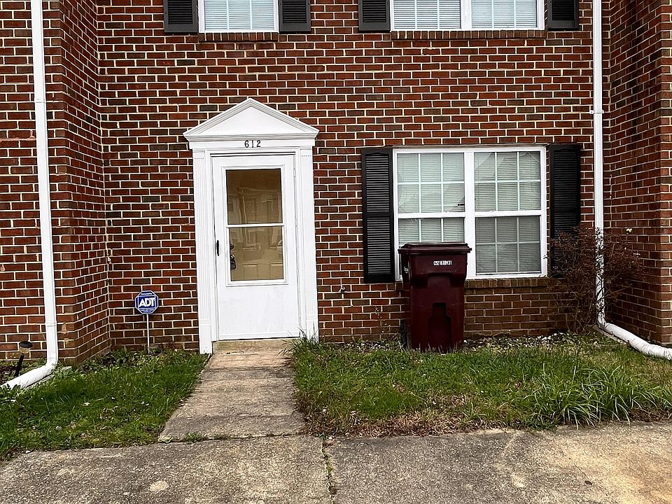 1st image of 612 Nottaway Dr #1
