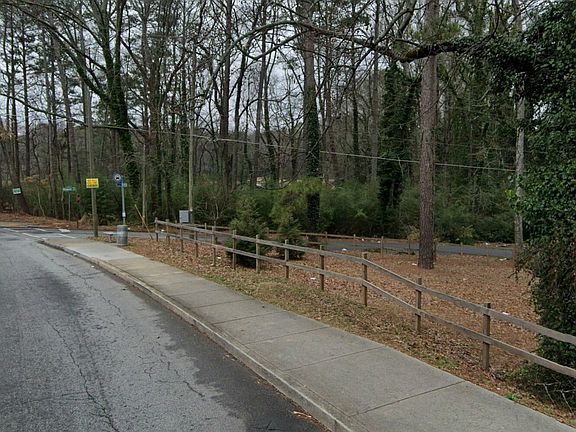 Established sidewalk system to the corner of Campbellton Rd SW and Willowbrook Rd SW.