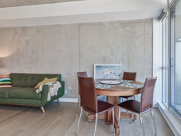 318 King St E #803 — Photo 7