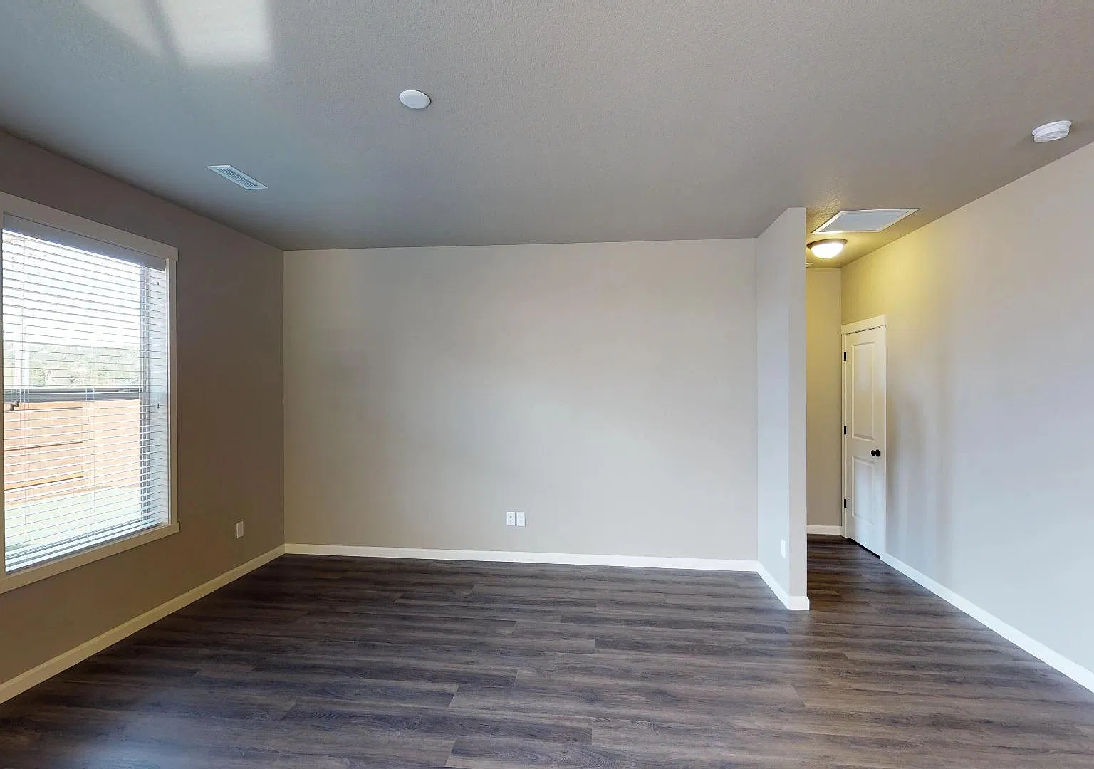 3 bed, 1500 sqft, $2,700 — Photo 4