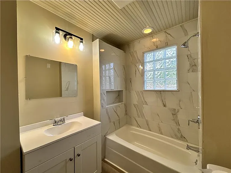 1317 Plum St — Photo 12