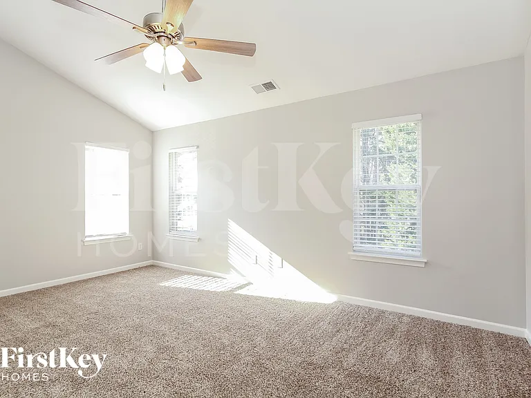 6015 Forest Pond Dr — Photo 9