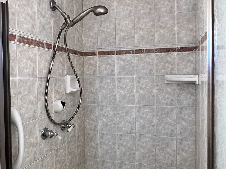 310 Alma Ln — Photo 25