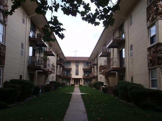 1st image of 5512 W Windsor Ave APT 1J