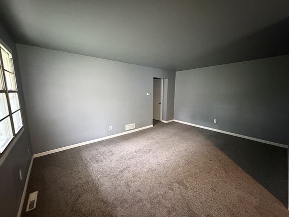 2nd image of 516 Carson St #1