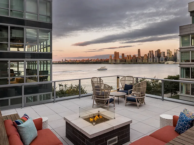 RiverHouse 9 at Port Imperial — Photo 27