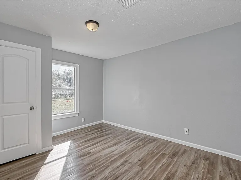 4118 Sunflower St — Photo 12