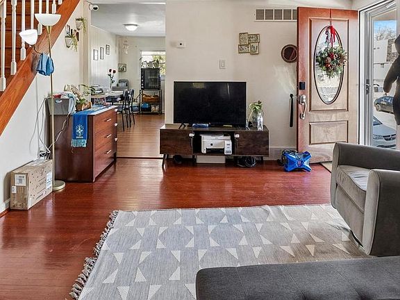 3rd image of 2842 Michael Rd