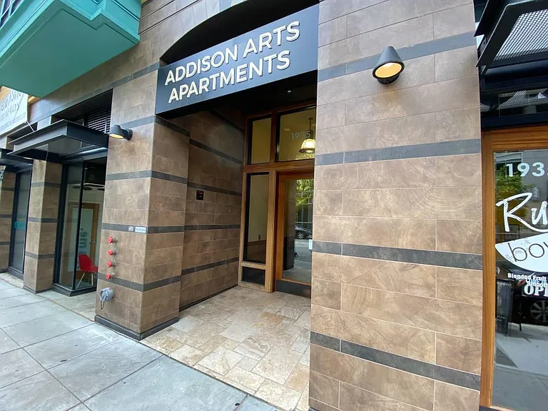 Addison Arts Apartments — Photo 75