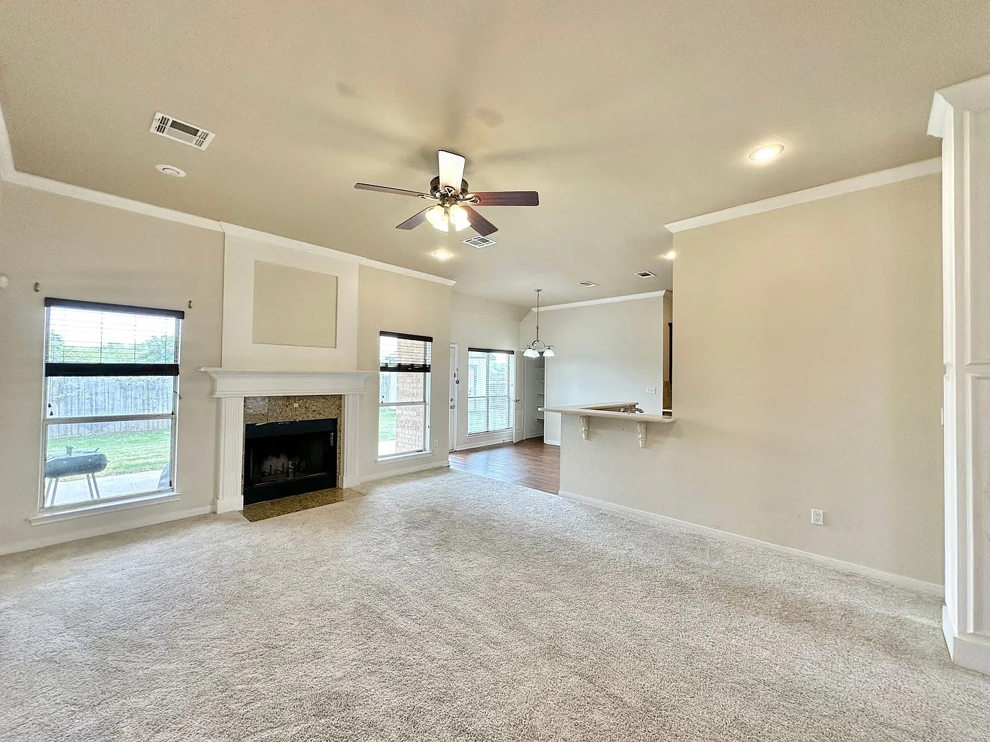 Viewable August 25th! Pets Accepted! — Photo 4