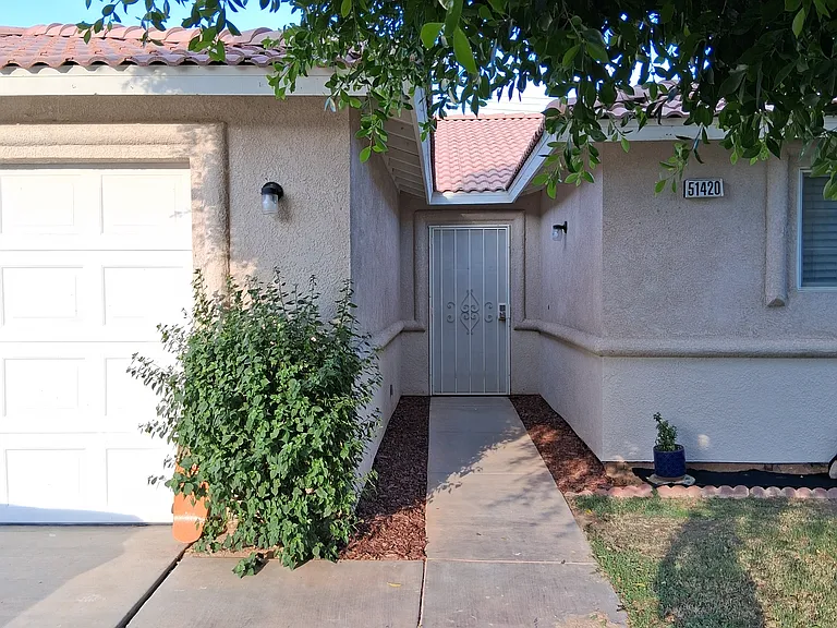51420 Avenida Velasco — Photo 1