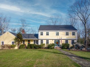 38 Rolling Ln, Dover, MA 02030